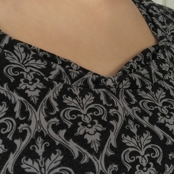 Patterned Long-sleeve Shirt - Picture 3 of 4